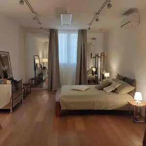 Interno4home: In Centro Storico Con Posto Auto , Ferrara Italy